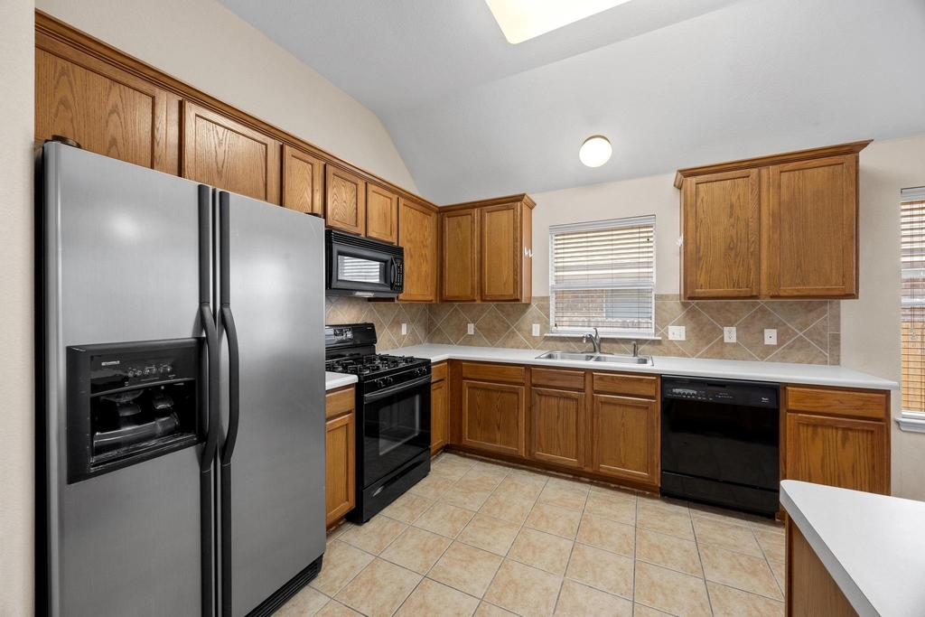 3808 Noe Ln - Photo 8