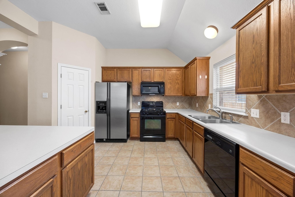 3808 Noe Ln - Photo 24