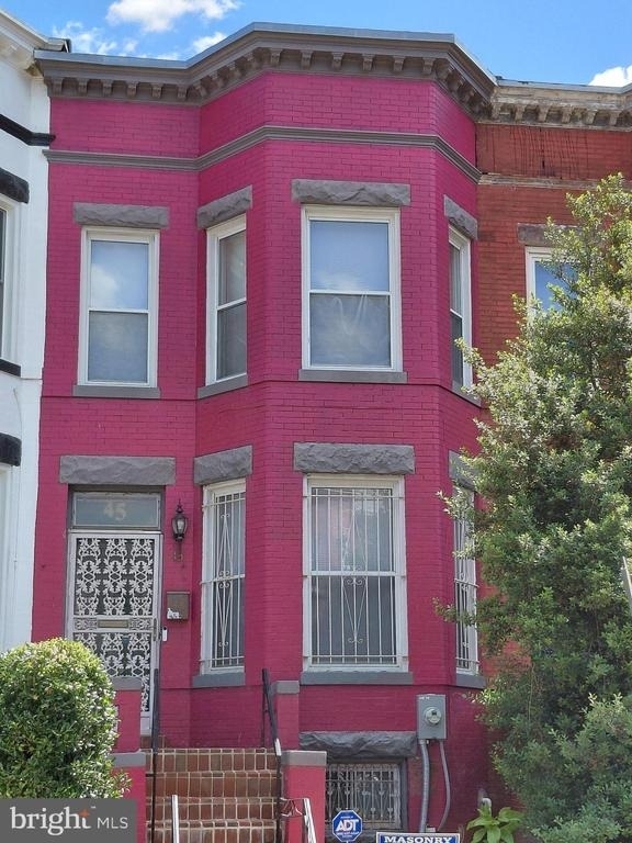 45 R Street Ne - Photo 0