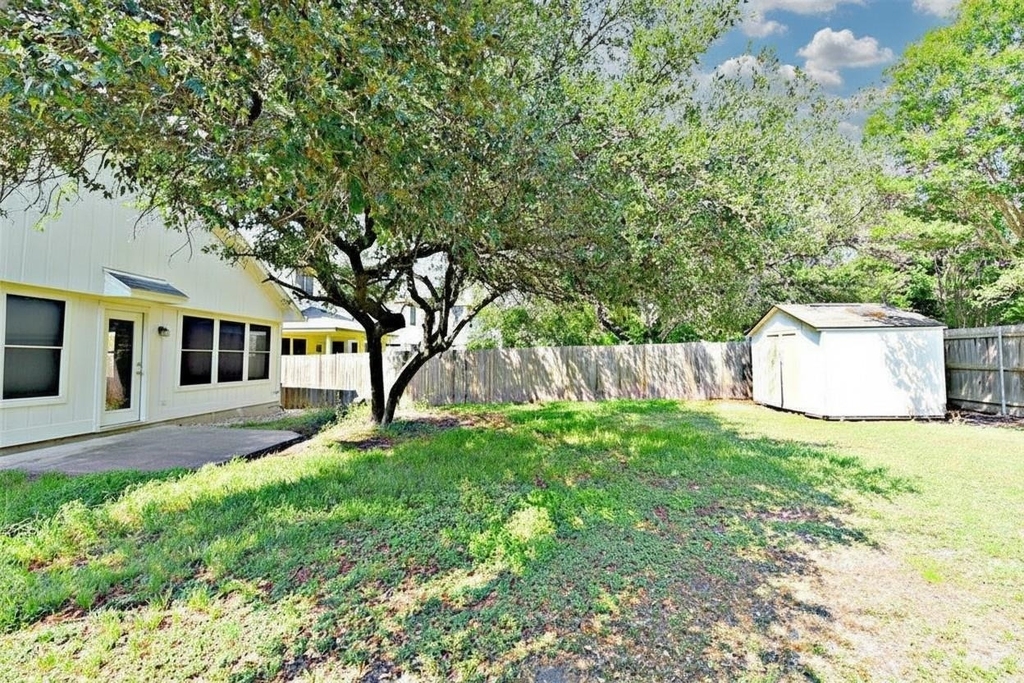 8416 Alvin High Ln - Photo 22