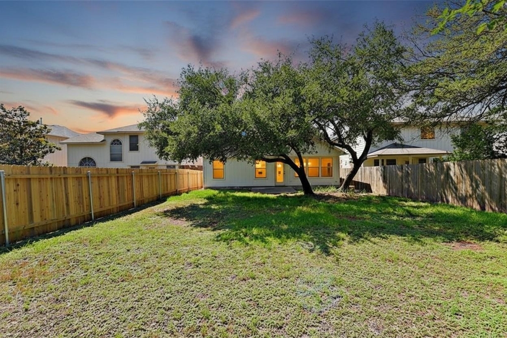 8416 Alvin High Ln - Photo 23