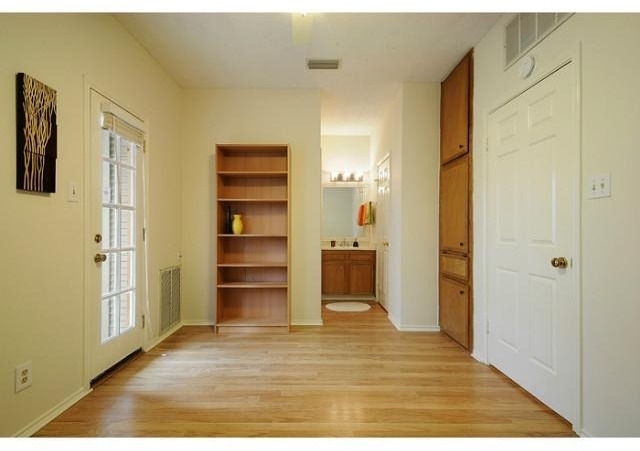4401 Speedway - Photo 4