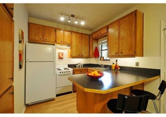 4401 Speedway - Photo 7