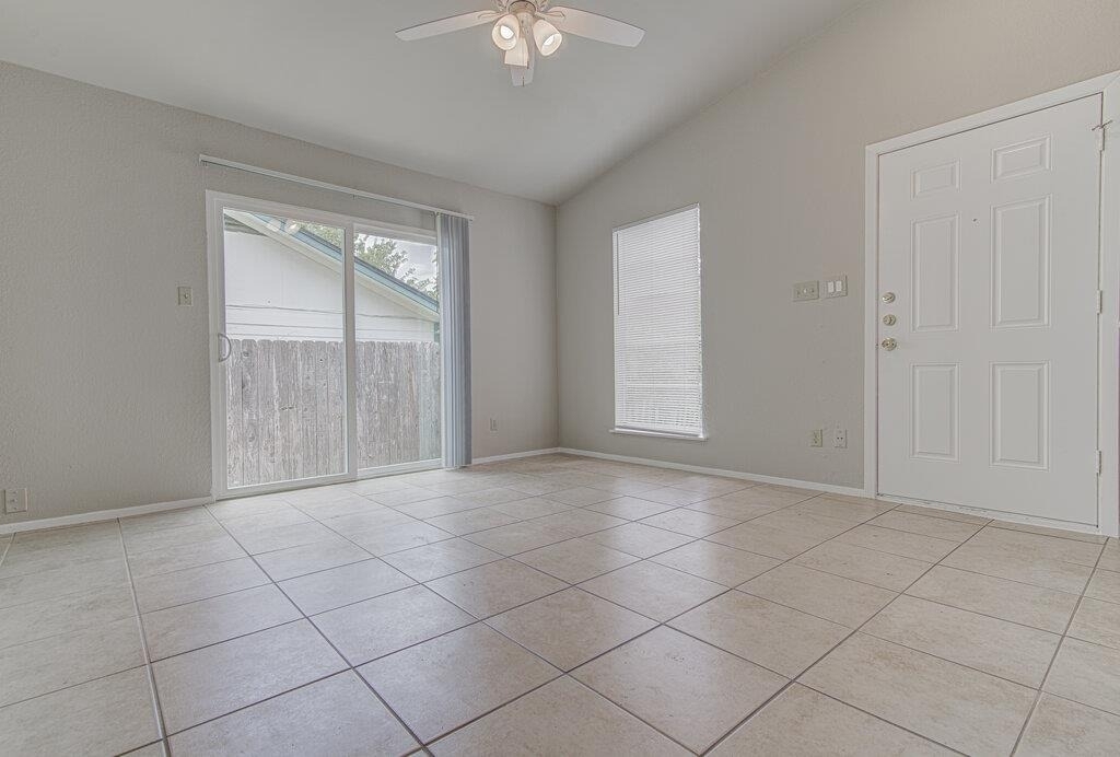 900 Sirocco Dr - Photo 3