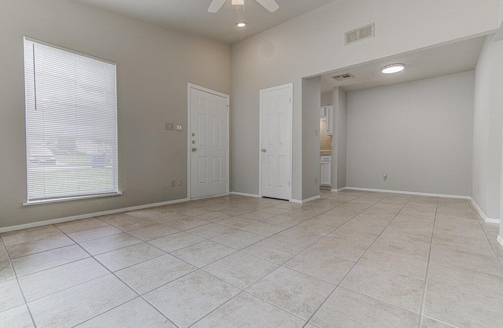 900 Sirocco Dr - Photo 4