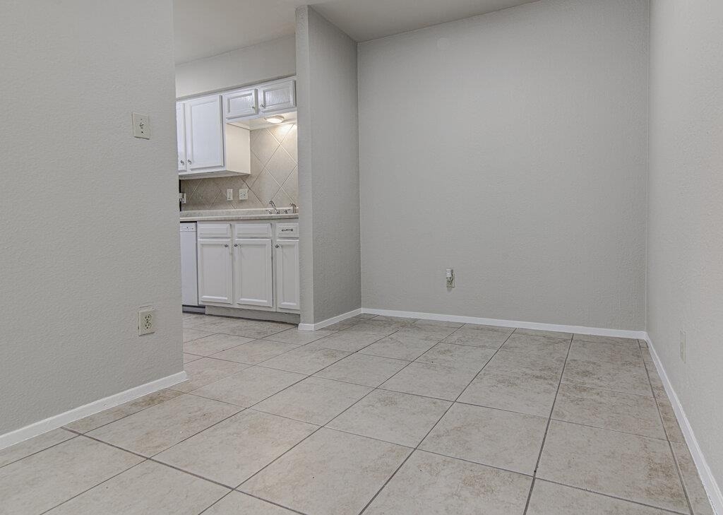 900 Sirocco Dr - Photo 7