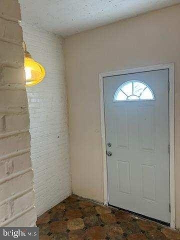 904 5th Street Ne - Photo 8