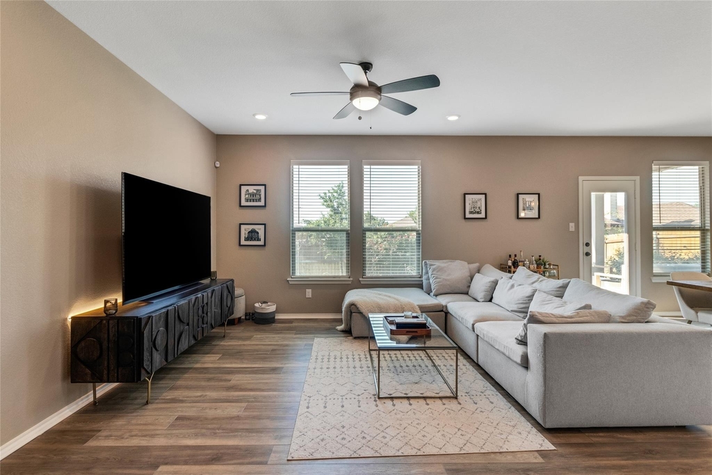 402 Thunder Valley Trl - Photo 4