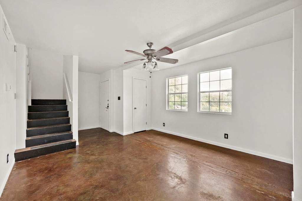 903 Aurora Cir - Photo 6