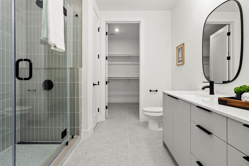 1701 Simond Ave - Photo 15