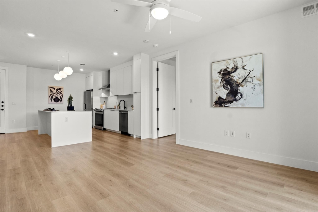 1701 Simond Ave - Photo 9