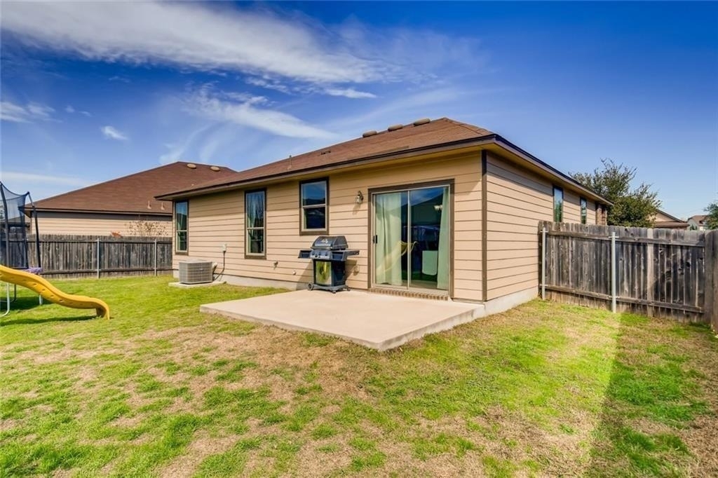 2240 Mccombs St - Photo 25