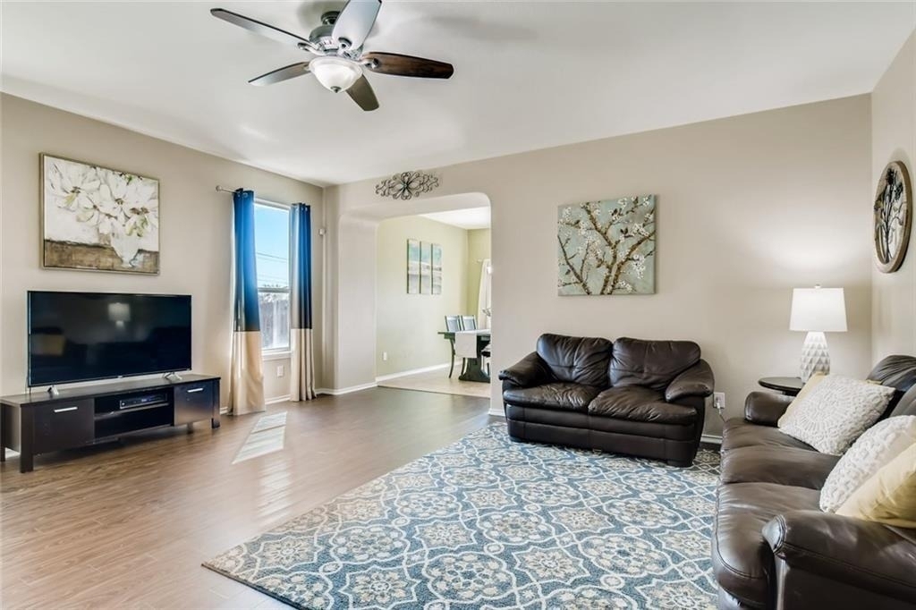 2240 Mccombs St - Photo 4