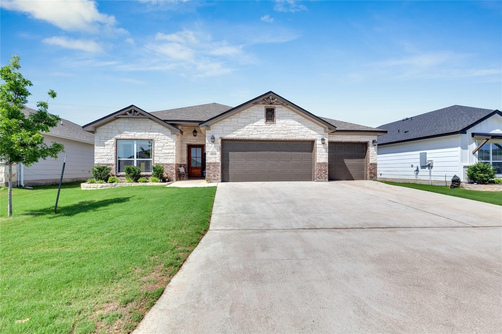 8508 Glade Dr - Photo 0