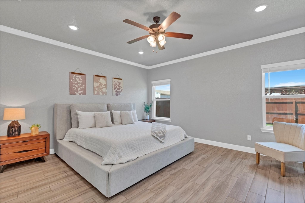 8508 Glade Dr - Photo 5
