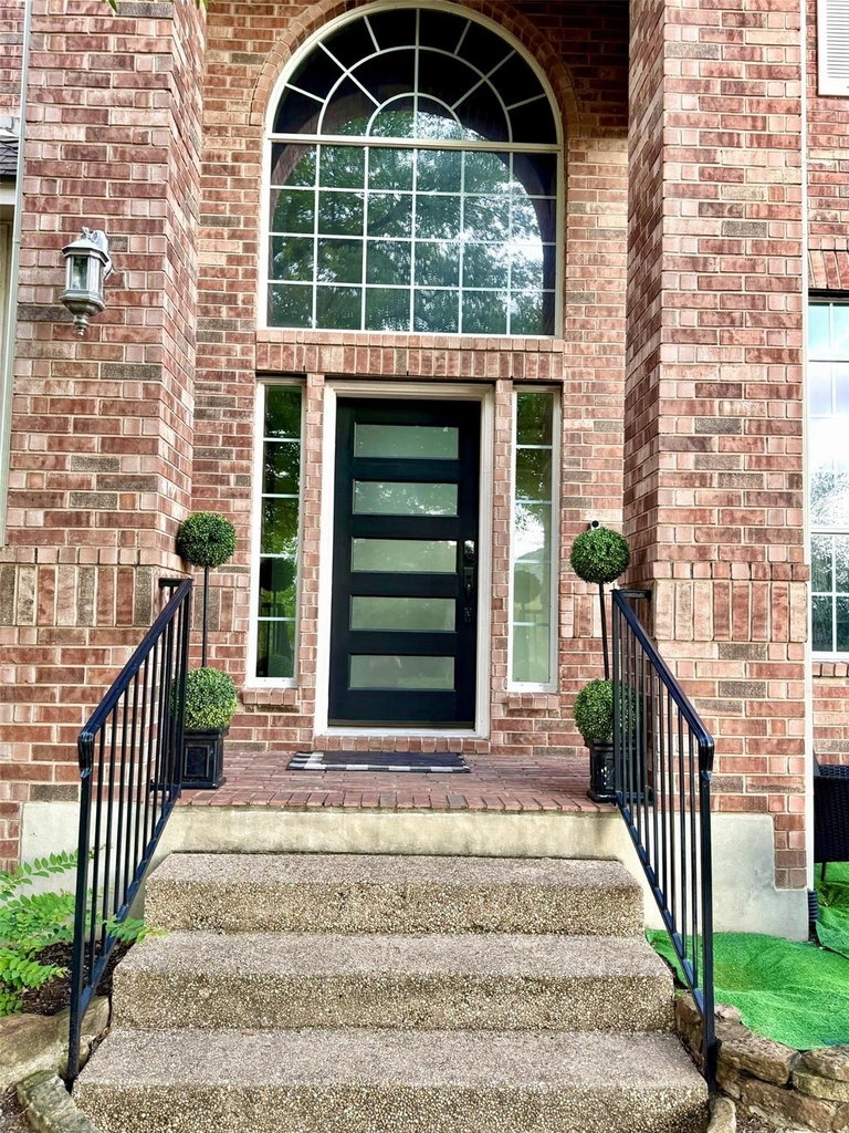 10140 Brimfield Dr - Photo 1