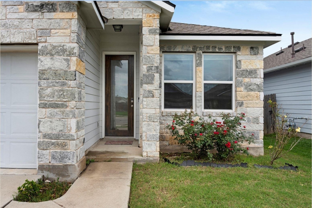 420 Winding Hollow Ln - Photo 2