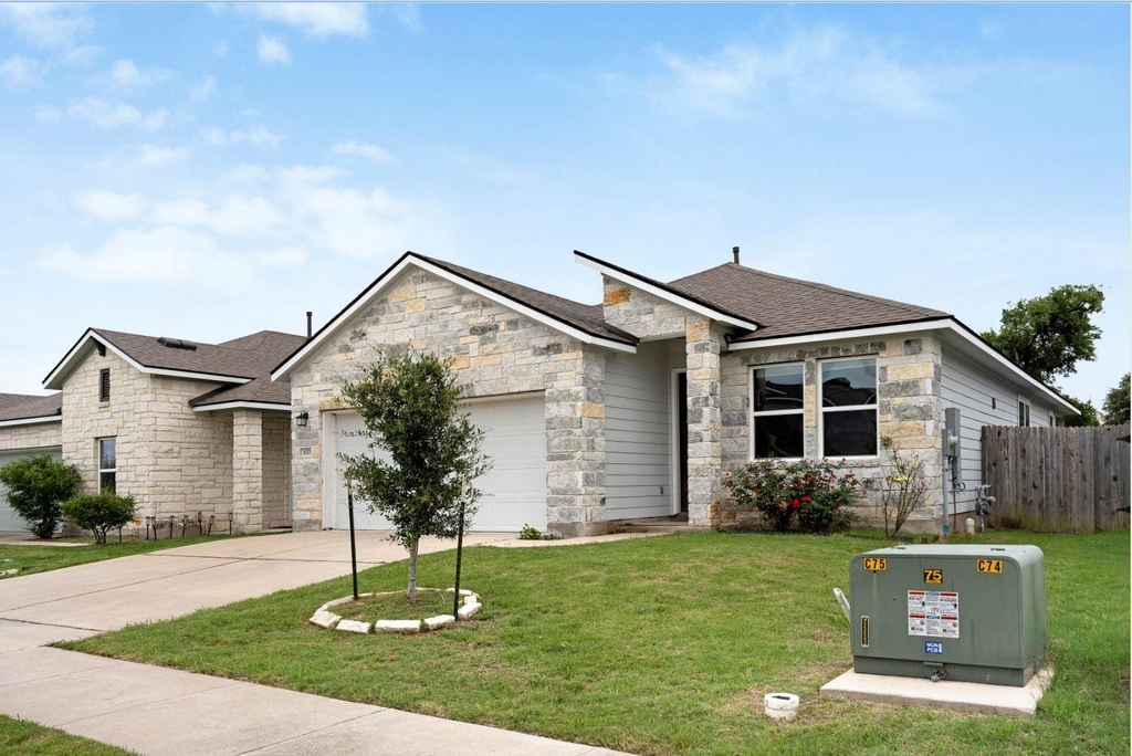 420 Winding Hollow Ln - Photo 1