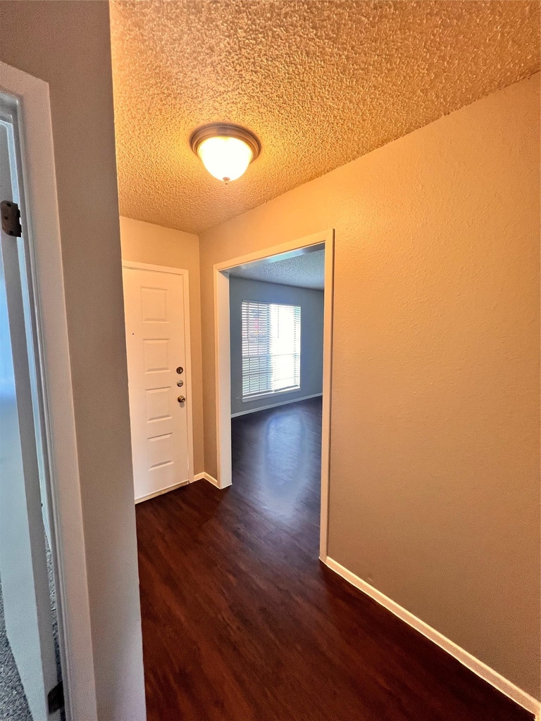 301 12th St - Photo 5