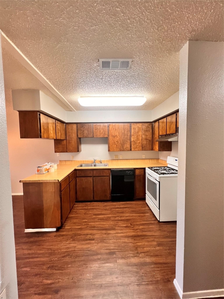 301 12th St - Photo 16