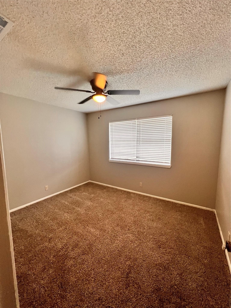301 12th St - Photo 21