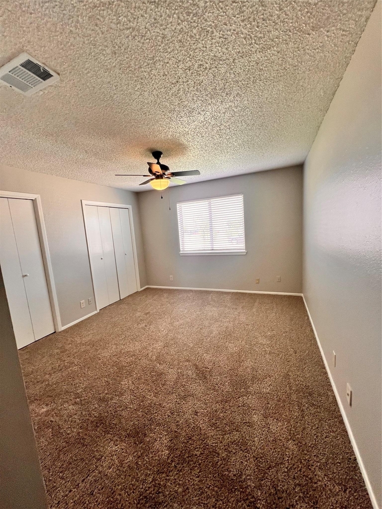 301 12th St - Photo 12