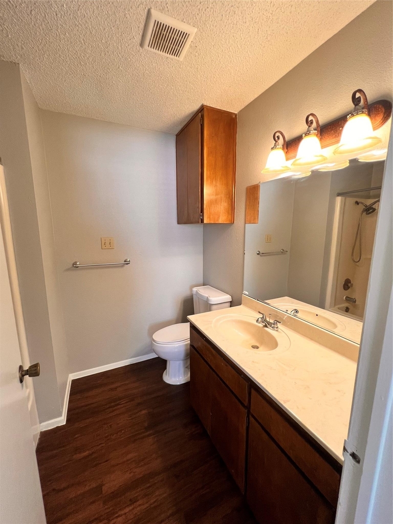 301 12th St - Photo 15