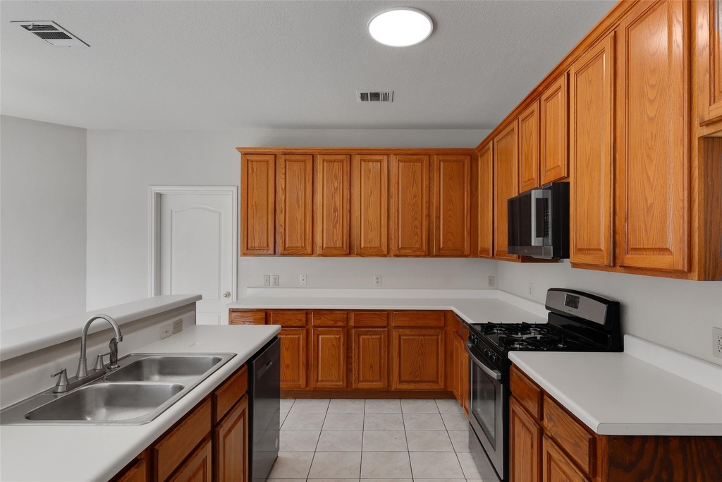 1204 Stepp Bnd - Photo 8