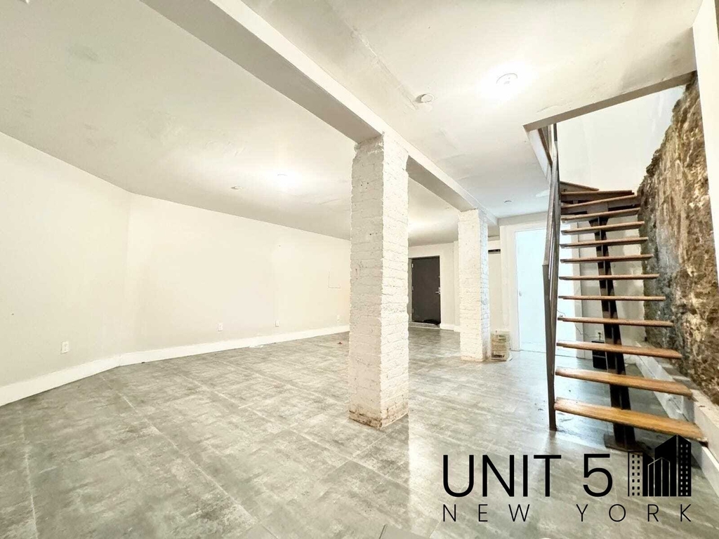 483 Evergreen Avenue - Photo 7