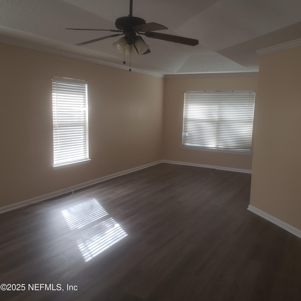 8602 Longford Drive - Photo 10