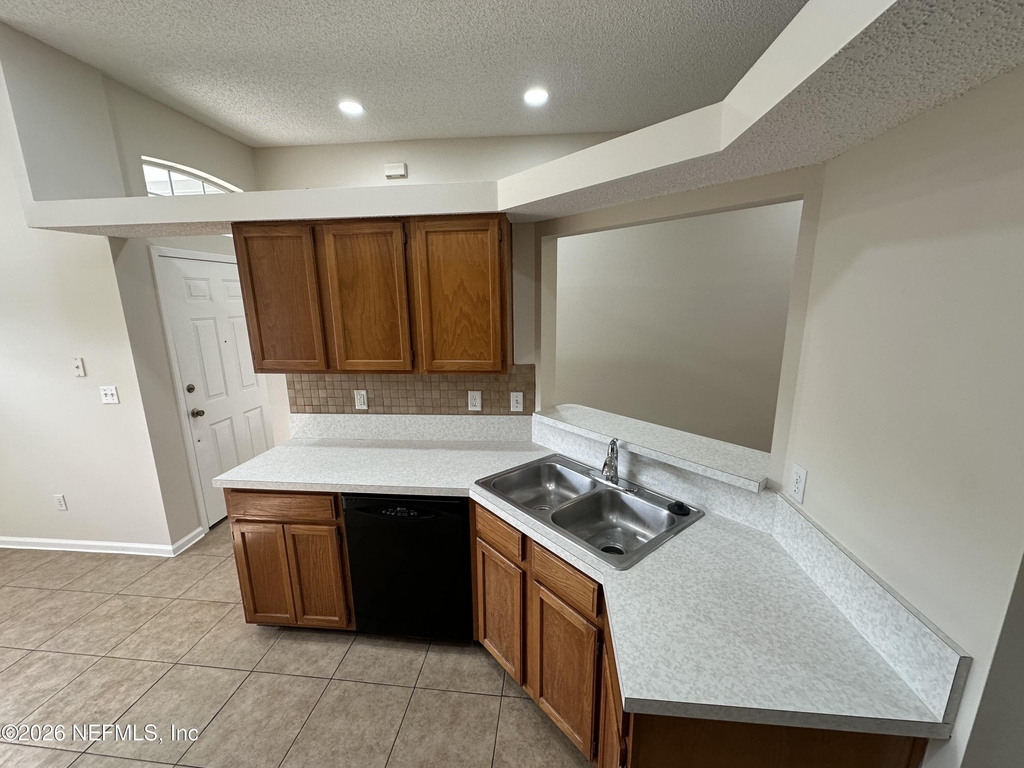 8189 Tessa Terrace E - Photo 14