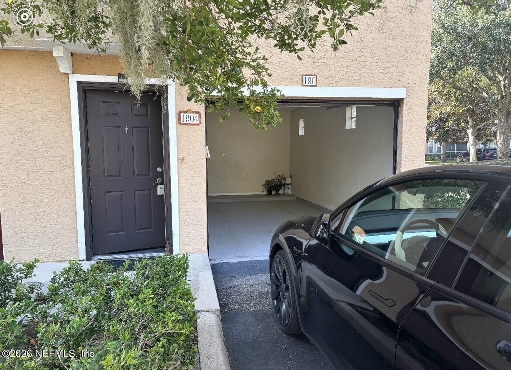 10075 Gate Parkway N - Photo 3