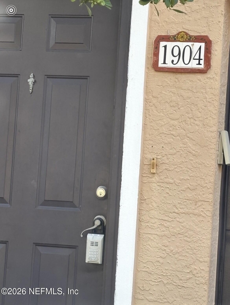 10075 Gate Parkway N - Photo 2
