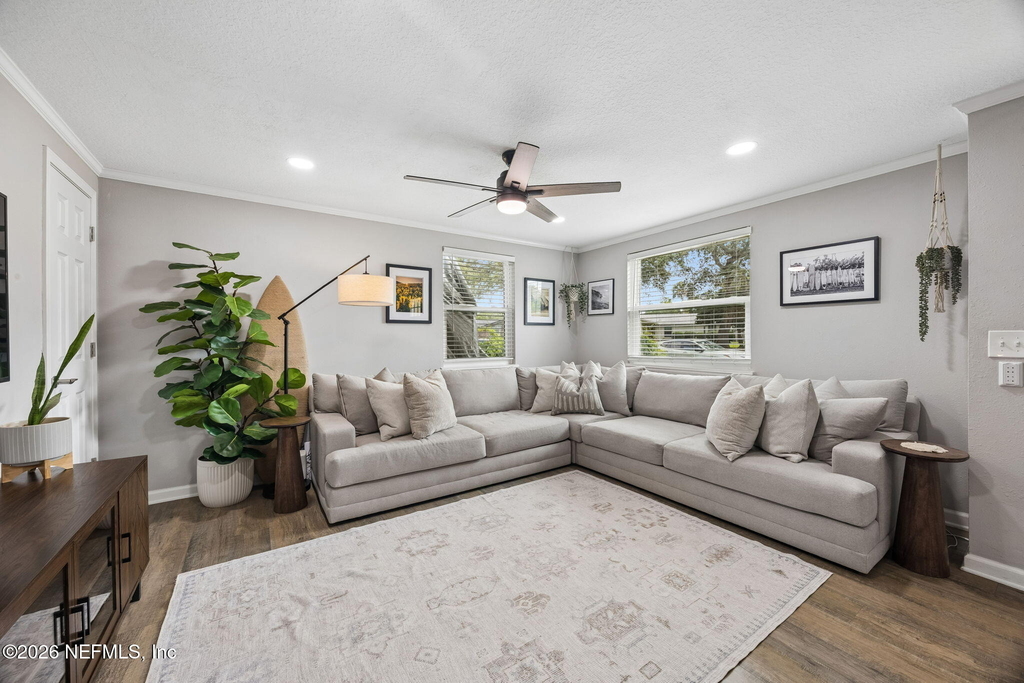 2638 Stern Drive N - Photo 5