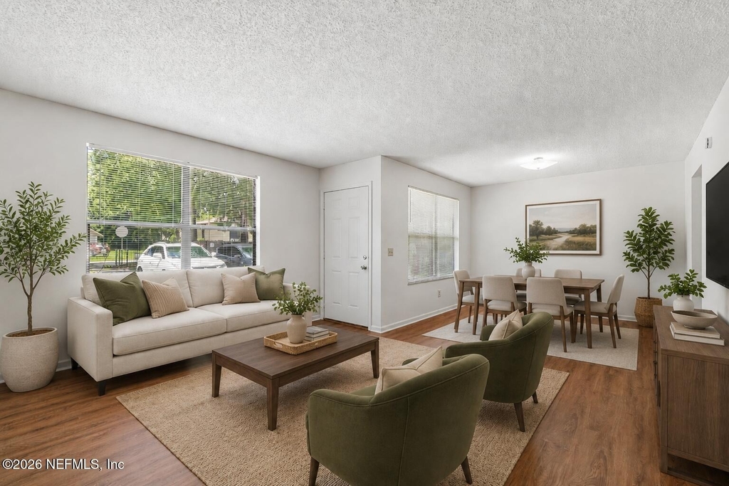 702 Meadowbrook Drive - Photo 3