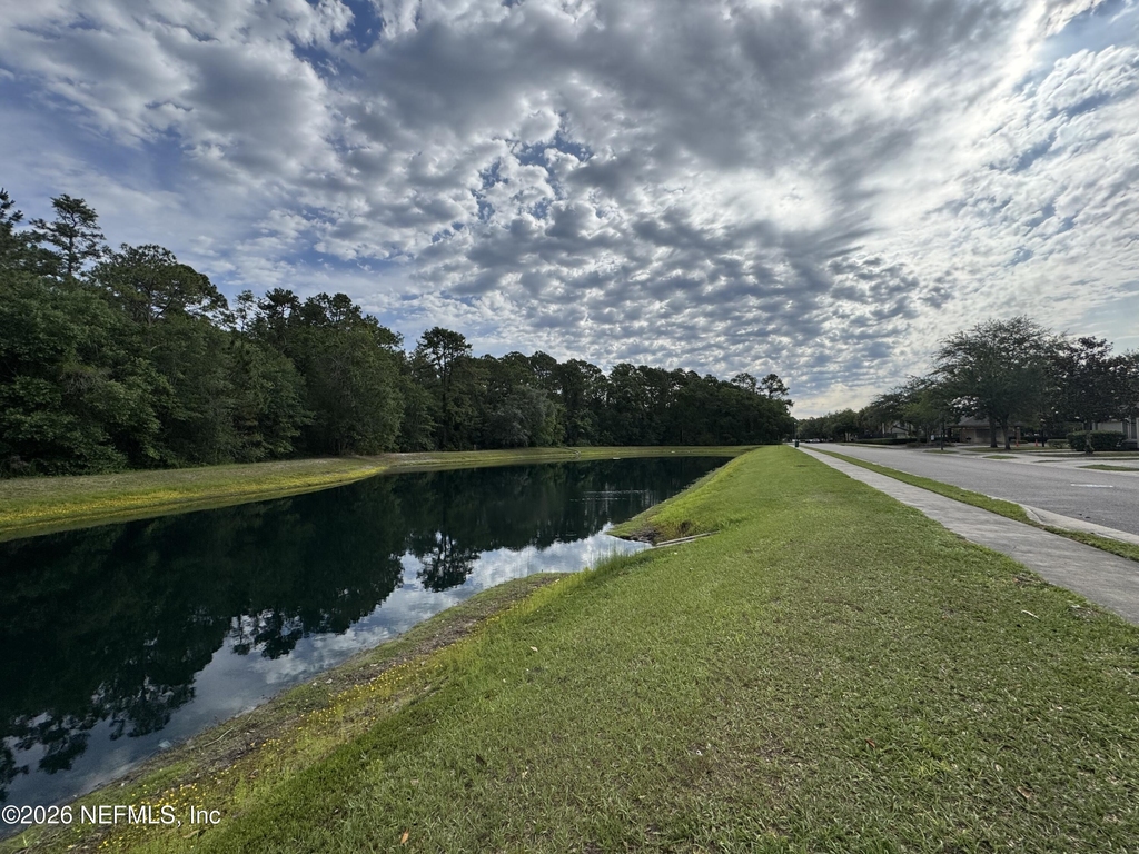 7806 Melvin Road - Photo 2