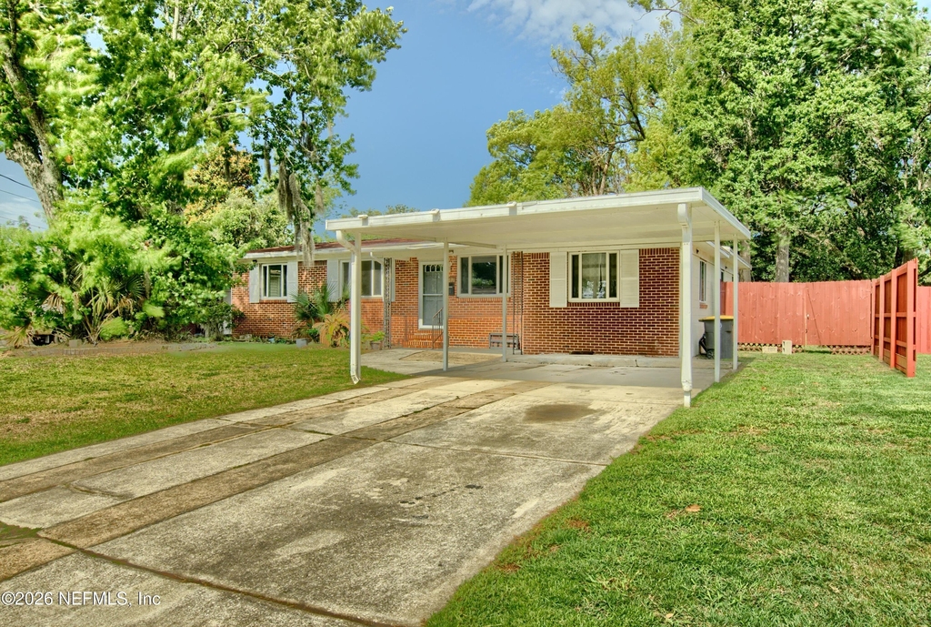 1370 Labelle Street - Photo 0