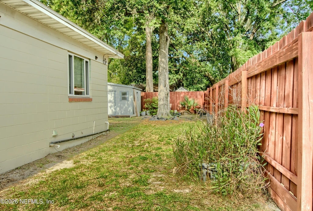 1370 Labelle Street - Photo 19