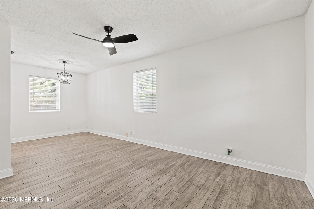 1012 9th Street N - Photo 4