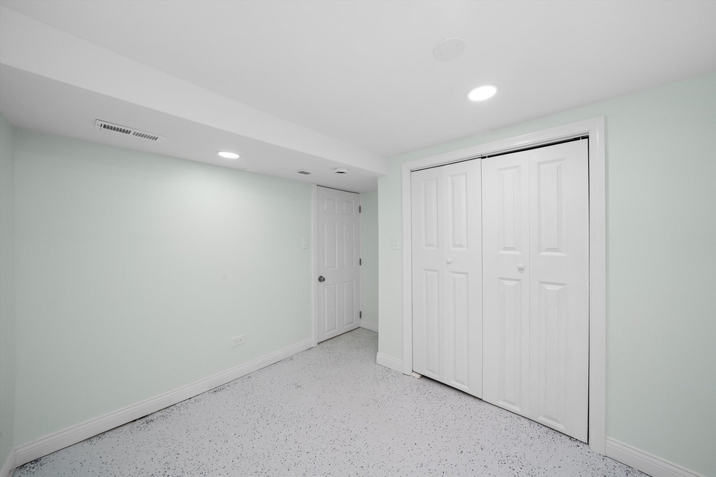 6431 S Artesian Avenue - Photo 4