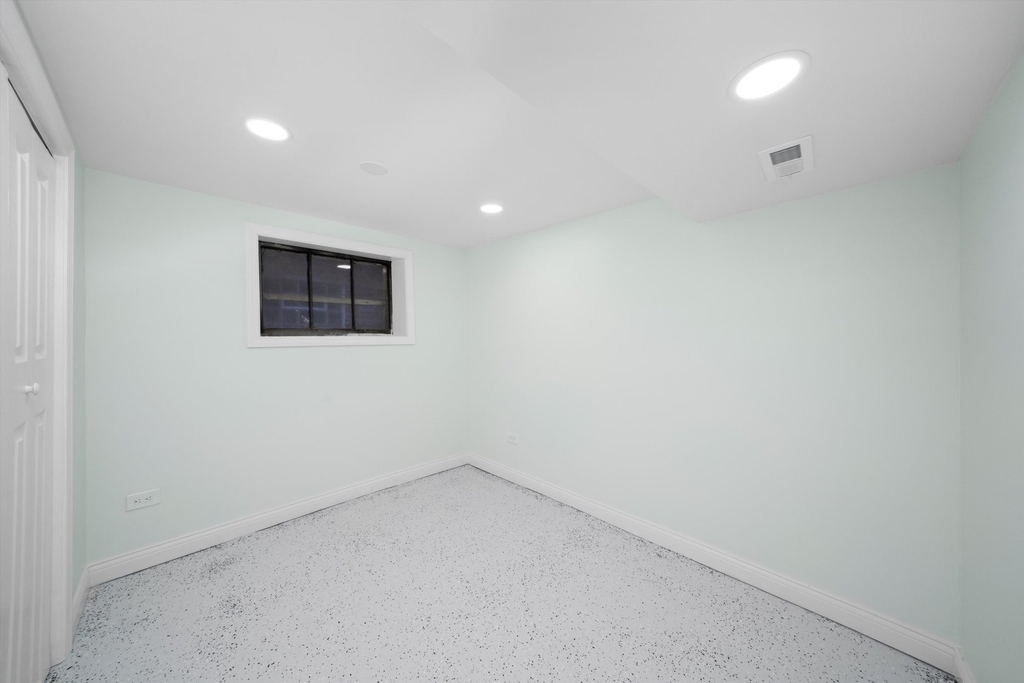 6431 S Artesian Avenue - Photo 3