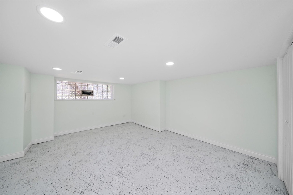 6431 S Artesian Avenue - Photo 1