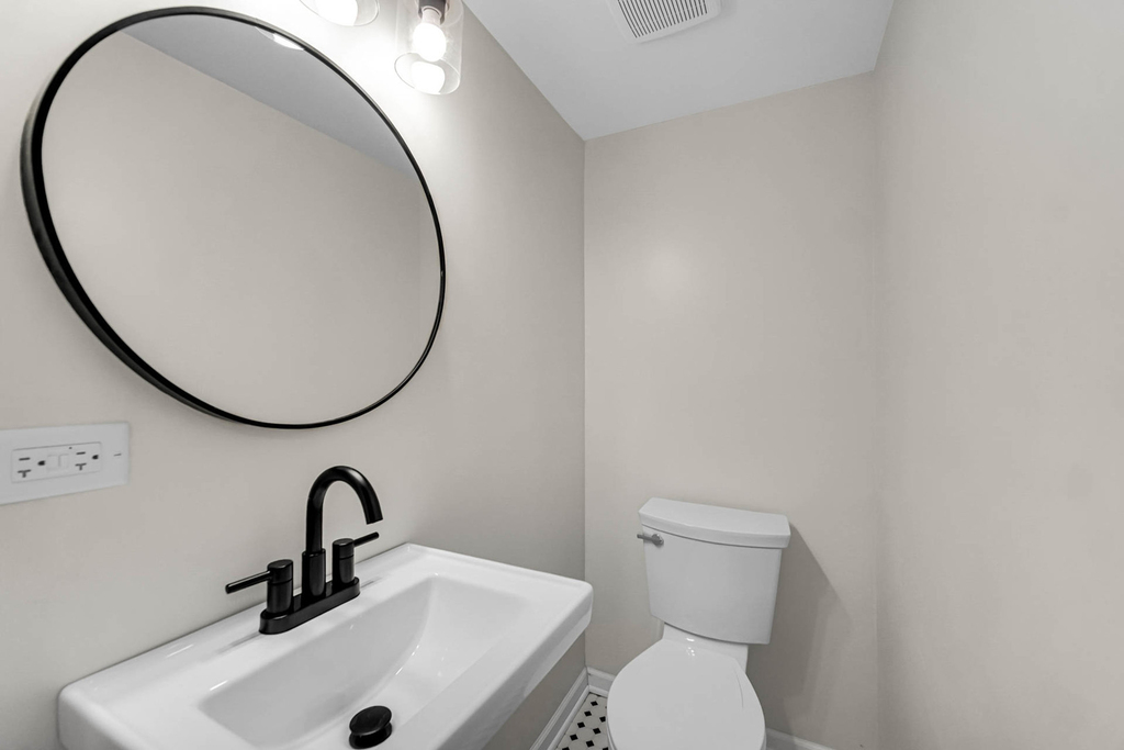 451 Yorkshire Square - Photo 12