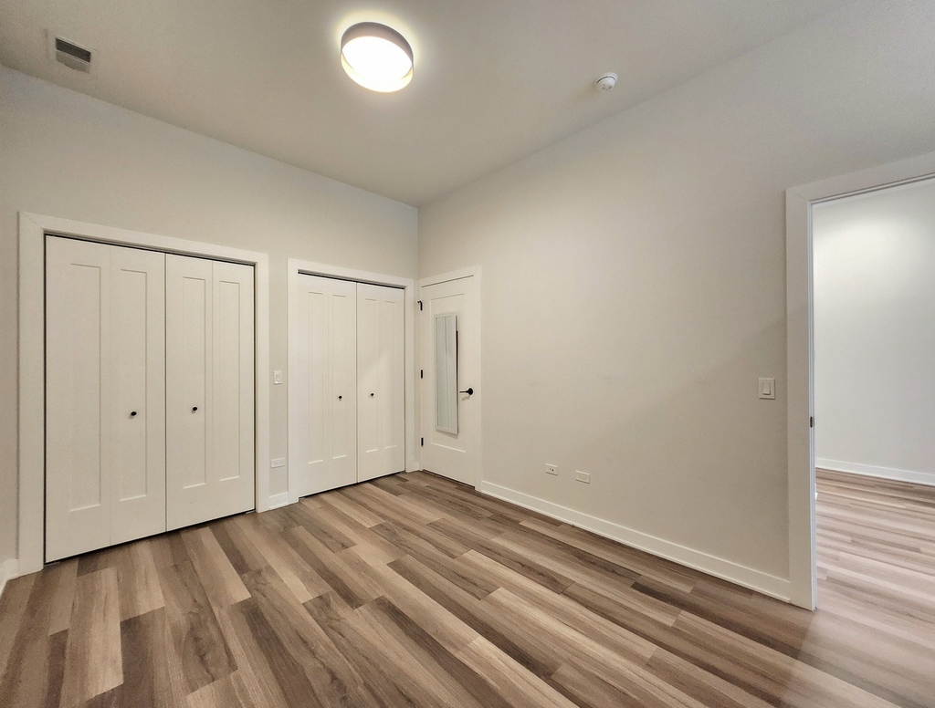 1348 W Roscoe Street - Photo 10