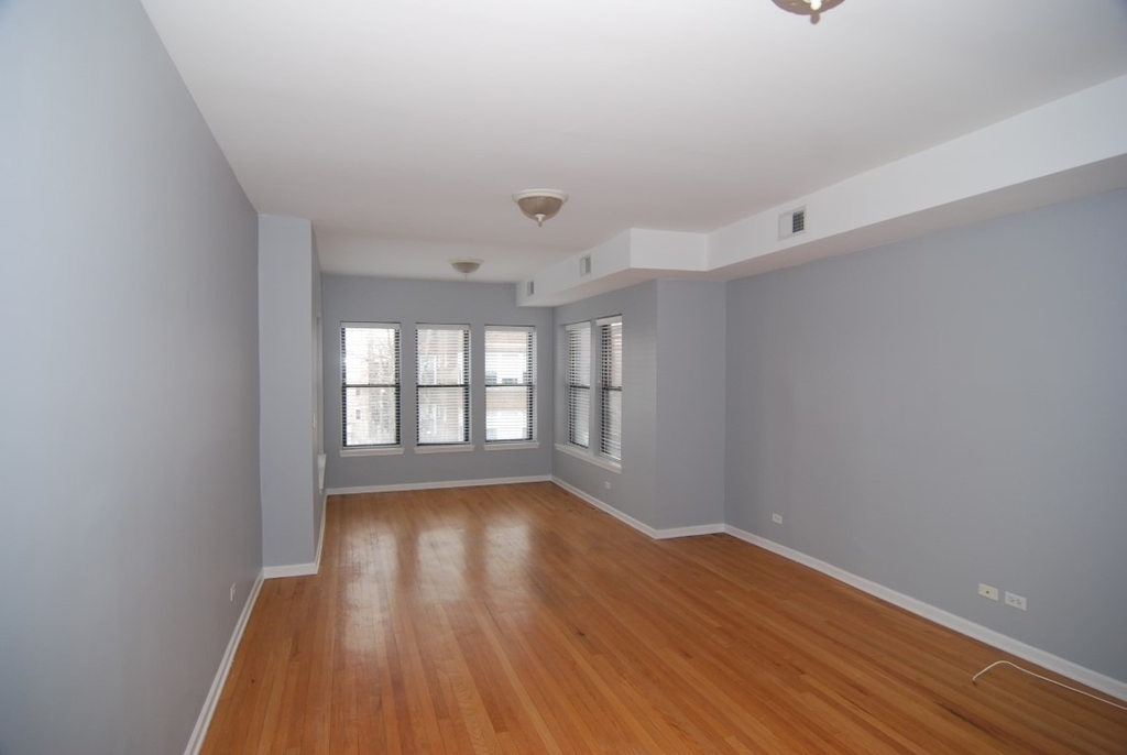 7732 N Paulina Street - Photo 1