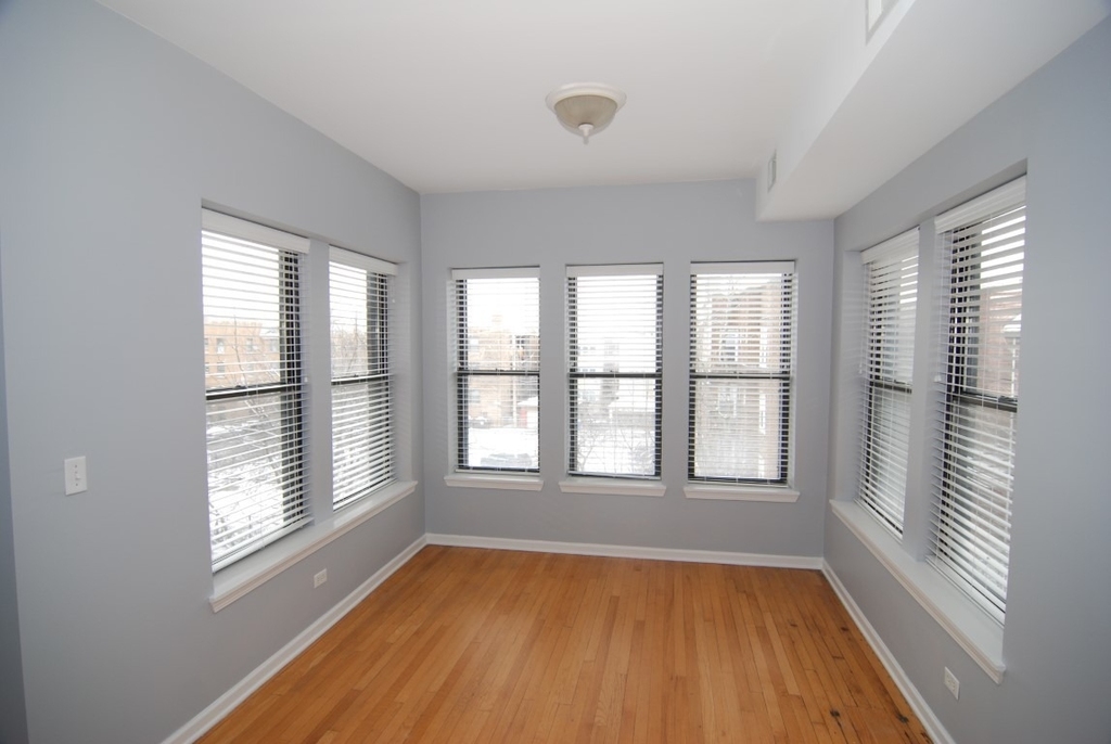 7732 N Paulina Street - Photo 2