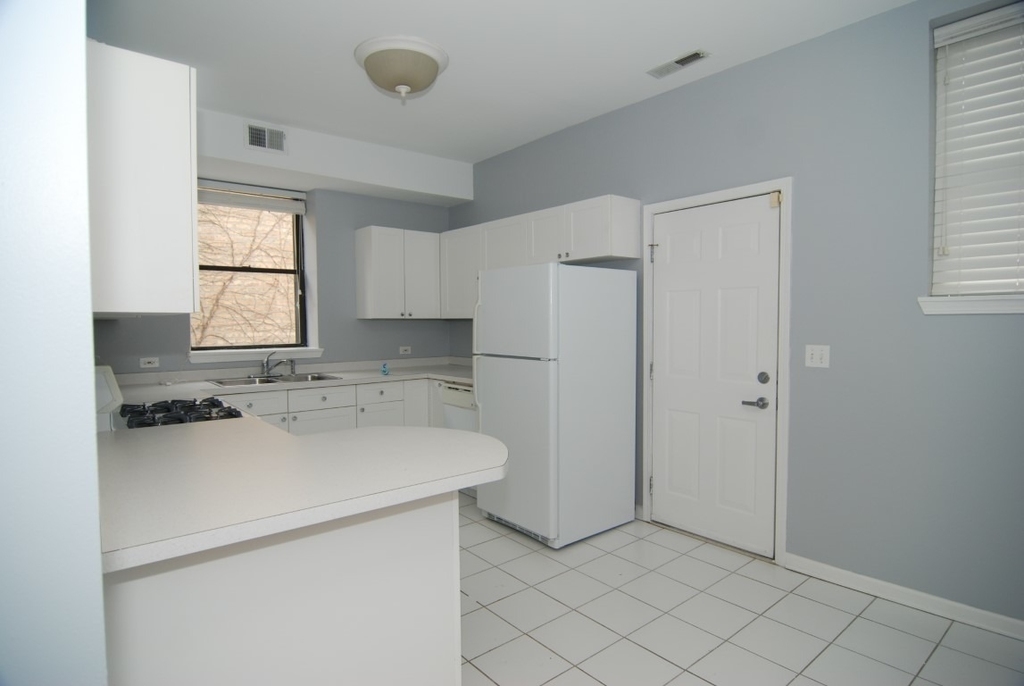 7732 N Paulina Street - Photo 11