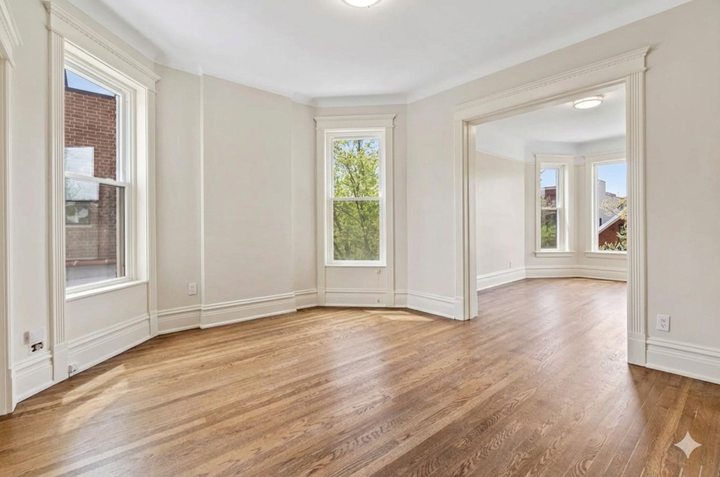 3751 N Clifton Avenue - Photo 2