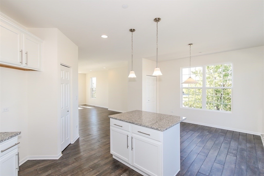 1923 Continental Avenue - Photo 4