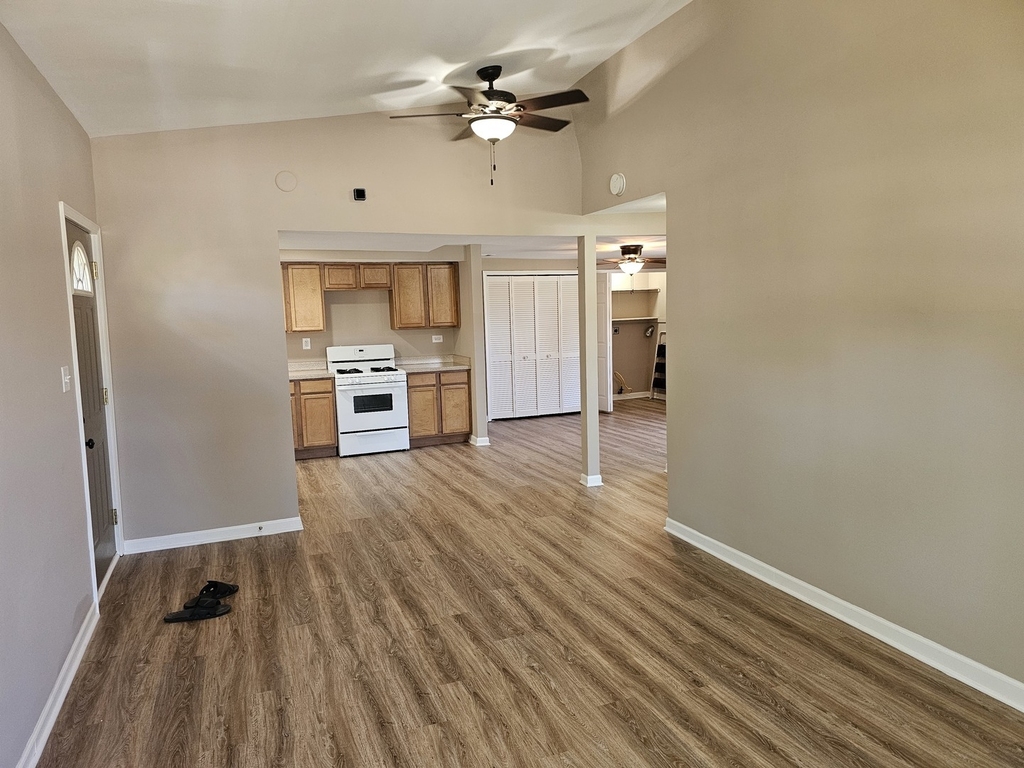206 S Jefferson Street - Photo 2